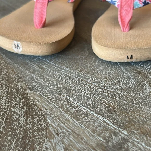 Vera Bradley Women's Flop Medium (7-8) - Picture 2 of 3